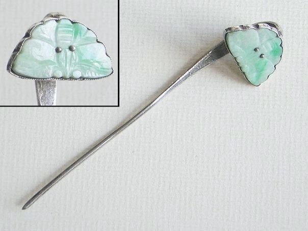 Hairpin with jadeite butterfly – (7489)